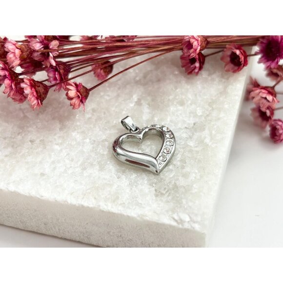 Vintage Silver Tone Rhinestone Heart Shaped Retro Love Pendant | Charm | Trinket - Picture 3 of 8